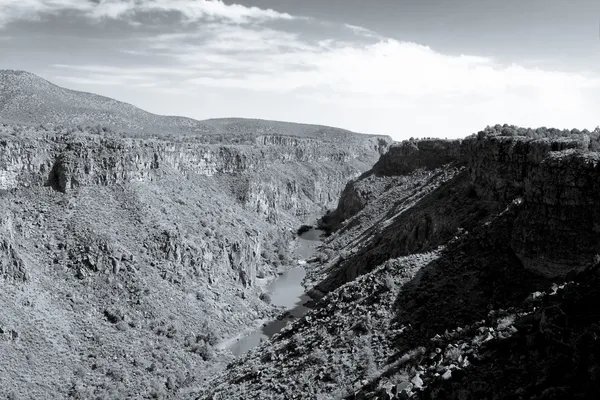 黑白色的里奥格兰德河峡谷新墨西哥 — 图库照片