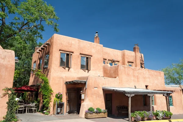 Modern Adobe Restaurant in Santa Fe, New Mexico, United States — Stock Photo, Image