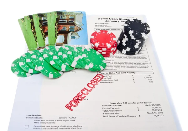 Wetten, dass das Haus Pokerchips Zwangsvollstreckung Hypothek — Stockfoto