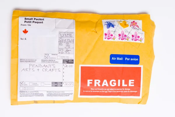 Fragile Canadian Airmail Pacote de Correio Aduaneiro — Fotografia de Stock