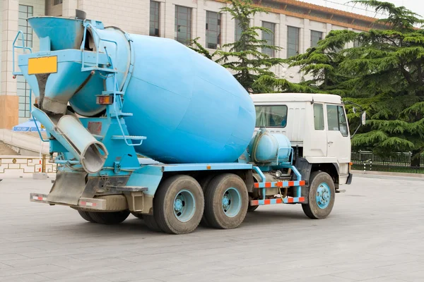 Camión chino azul del cemento, Beijing, China —  Fotos de Stock