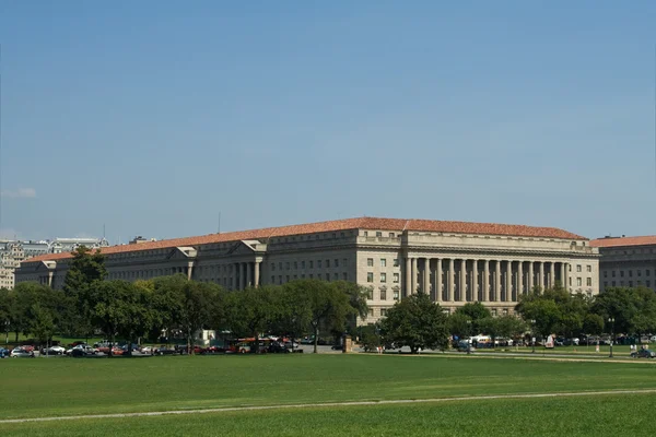 Внешнее здание Министерства торговли, Вашингтон, округ Колумбия, США — стоковое фото