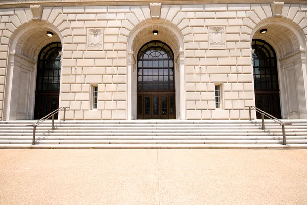 Sandsteinfassade Eingang zum Gebäude Washington — Stockfoto