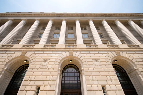 Внедрение фасада здания IRS в Вашингтоне, округ Колумбия — стоковое фото