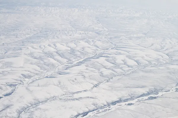 Śniegiem pokryte Wierchojańsk góry Olek — Zdjęcie stockowe