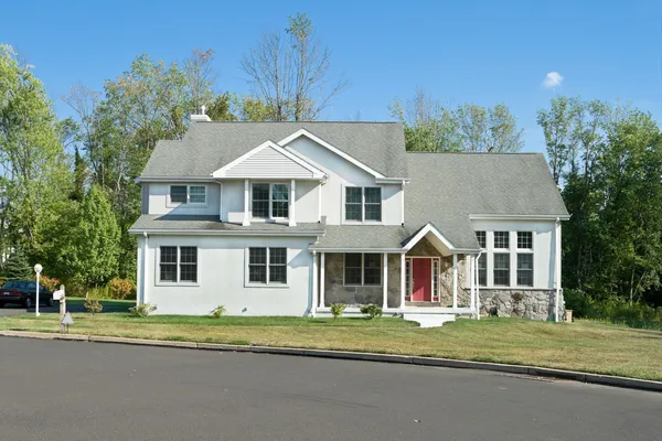 现代单身家庭房子费城郊区，宾夕法尼亚州 — 图库照片