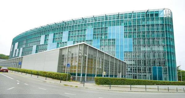 Modern скляного будинку світу метеорологічною організацією Женеві S — стокове фото