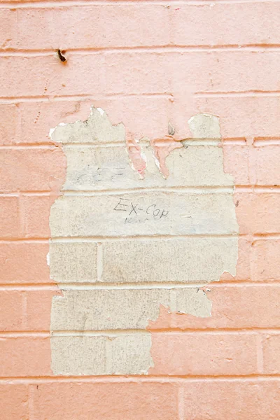 Xxxl Vollrahmen gemalt Ziegelwand abblätternde Farbe Polizist — Stockfoto