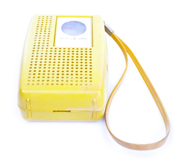 XXXL 1960'lı yıllarda izole sarı plastik transistörlü radyo beyaz Backg — Stok fotoğraf