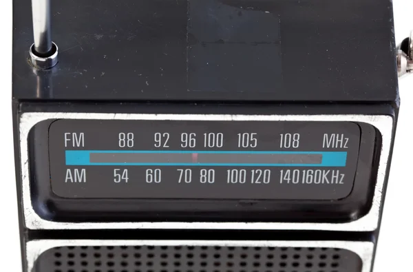 Β λευκό πλαστικό τρανζίστορ ραδιόφωνο απομονωθεί κινηματογραφήσεων σε πρώτο πλάνο εκλεκτής ποιότητας μαύρου — Φωτογραφία Αρχείου