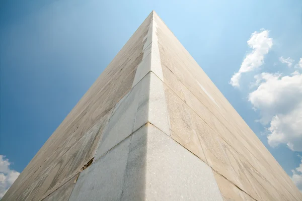 Широкоугольный снимок монумента Вашингтону в Вашингтоне — стоковое фото