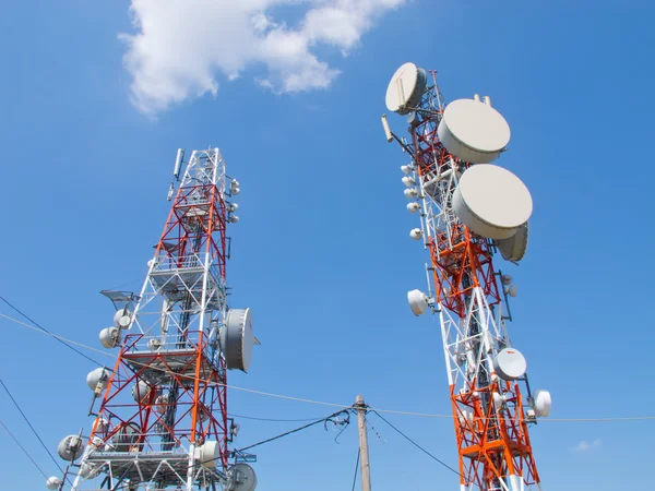 Telekomünikasyon antenas — Stok fotoğraf