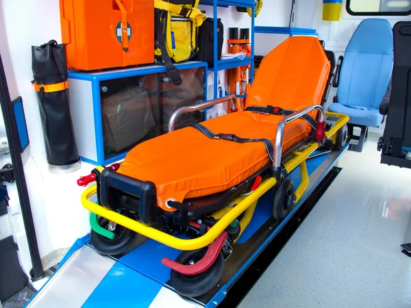 Nieuwe ambulance — Stockfoto