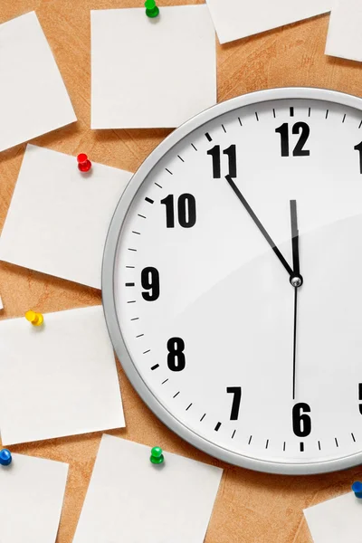 stock image Clock on wall with note