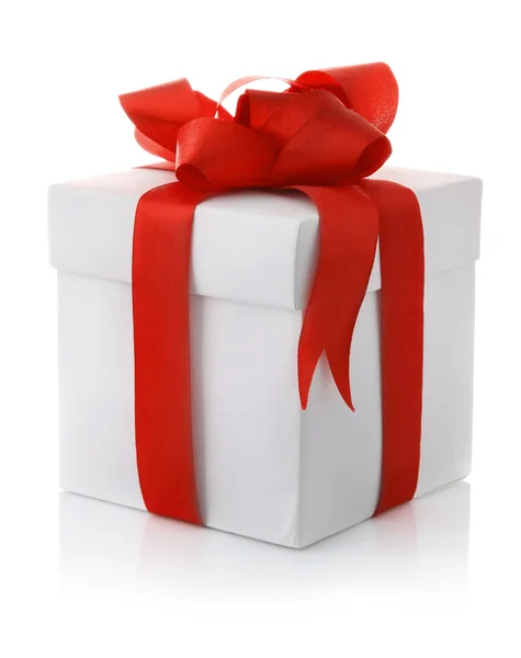 Κουτί δώρου με κόκκινο φιόγκο — Φωτογραφία Αρχείου