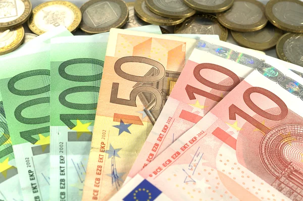 Банкноти євро шпалерами білого кольору — стокове фото