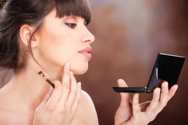 Mulher e maquiagem — Fotografia de Stock