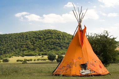 Teepee or wigwam clipart