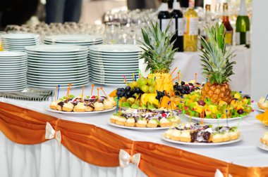 Banquet dessert table clipart