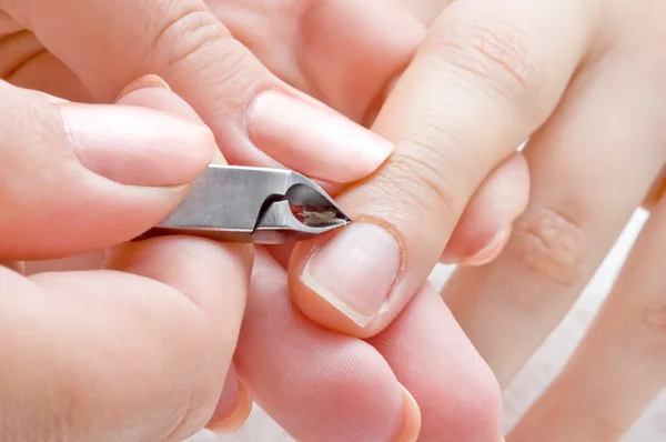 Manikyr, nagelband cut — Stockfoto