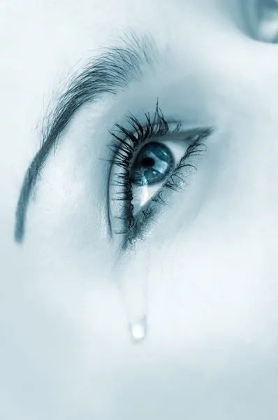 Płacz oko. wersja niebieski highkey — Zdjęcie stockowe