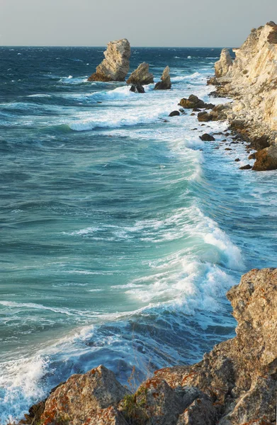Синє море штурм — стокове фото