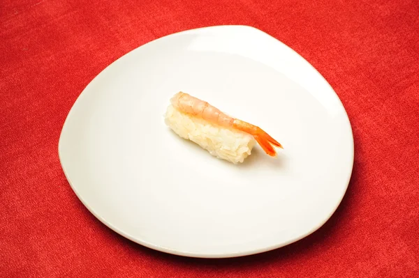 鸡尾酒虾握寿司 — 图库照片