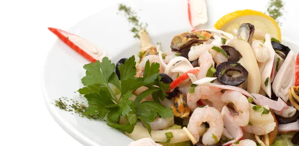 Salada de camarão e mexilhão — Fotografia de Stock