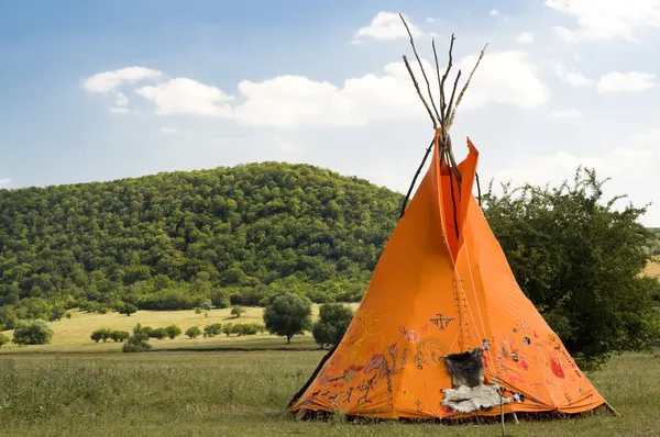 Teepee veya Kızılderili çadırı