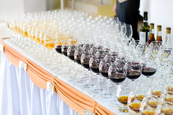 Array of wineglasses, selective focus — Stock Photo, Image