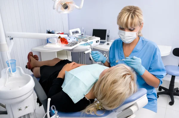 Serviço de dentista — Fotografia de Stock