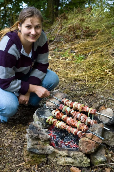 Outdoors kebab preparing — Stock Photo, Image