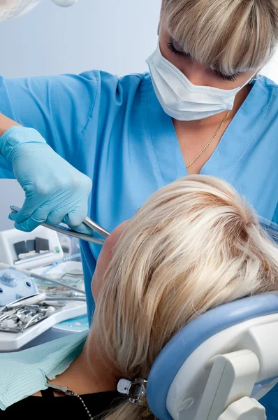 Tooth extraction — Stock Photo, Image