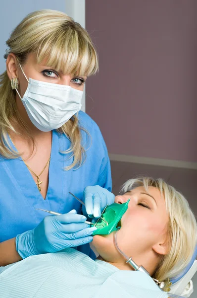 Dentisterie, arrêt de la cavité dentaire — Photo