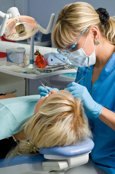 Dentistry, tooth cavity stopping — Stock Photo, Image