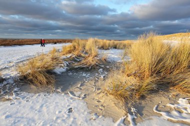 dunes kar ile yürüyüş