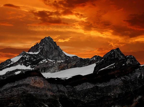 Zinalrothorn - швейцарські Альпи — стокове фото
