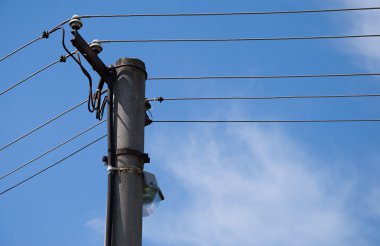 elektrik direğinden