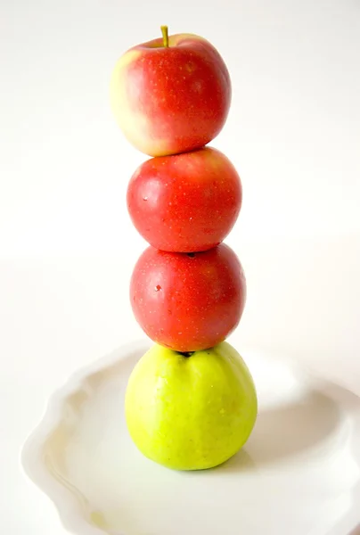 Zelená a červená jablka — Stock fotografie