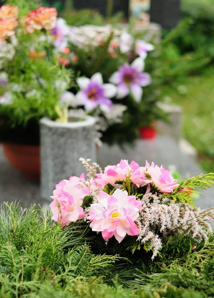 Fleurs funéraires — Photo