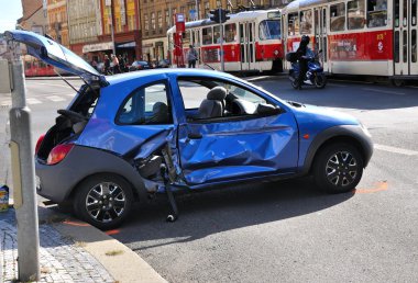 Araba kazası kaza