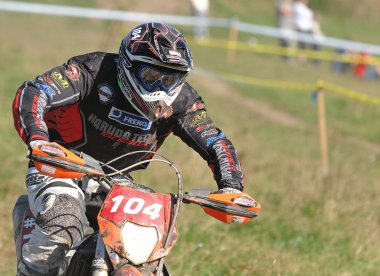 Uhlirske Janovice, Çek Cumhuriyeti? 01 Ekim: Ulusal enduro tanımlanamayan rider cross Şampiyonası üzerinde 01 Ekim 2011 Uhlirske Janovice, Çek Cumhuriyeti