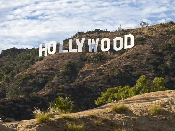 Hollywood σημάδι απόγευμα — Φωτογραφία Αρχείου