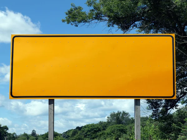 大きな空白道路サイン — ストック写真