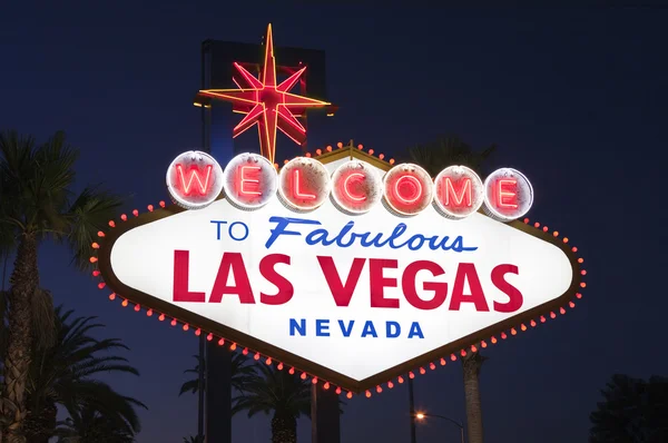 Las Vegas Firma Noche Estrecha —  Fotos de Stock