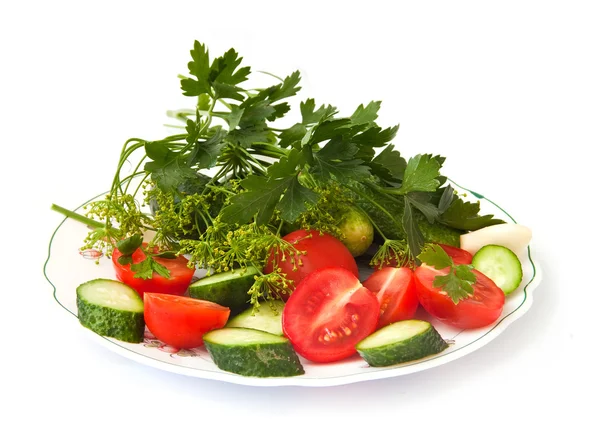 Świeże warzywa, ogórki, pomidory, czosnek i świeże zioła, na tle — Zdjęcie stockowe