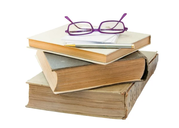 Livro antigo com óculos e pratos para as notas . — Fotografia de Stock