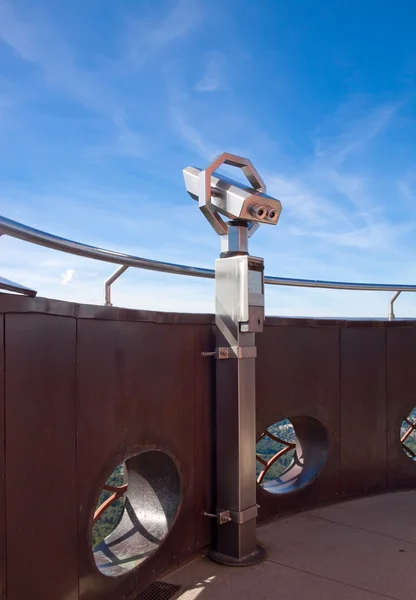The telescope on the observation tower. — Stock Photo, Image
