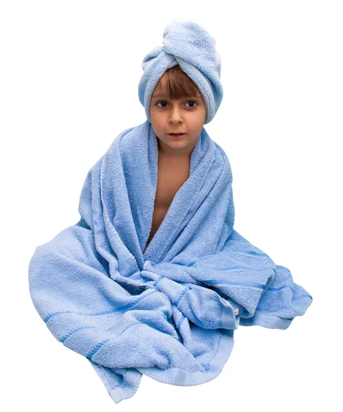Un niño pequeño en la toalla, aislado sobre un fondo blanco —  Fotos de Stock