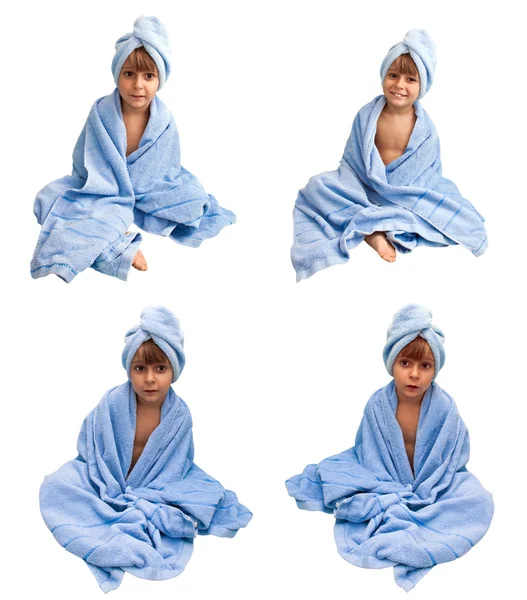 Маленький мальчик в полотенце, изолированный на белом фоне — стоковое фото